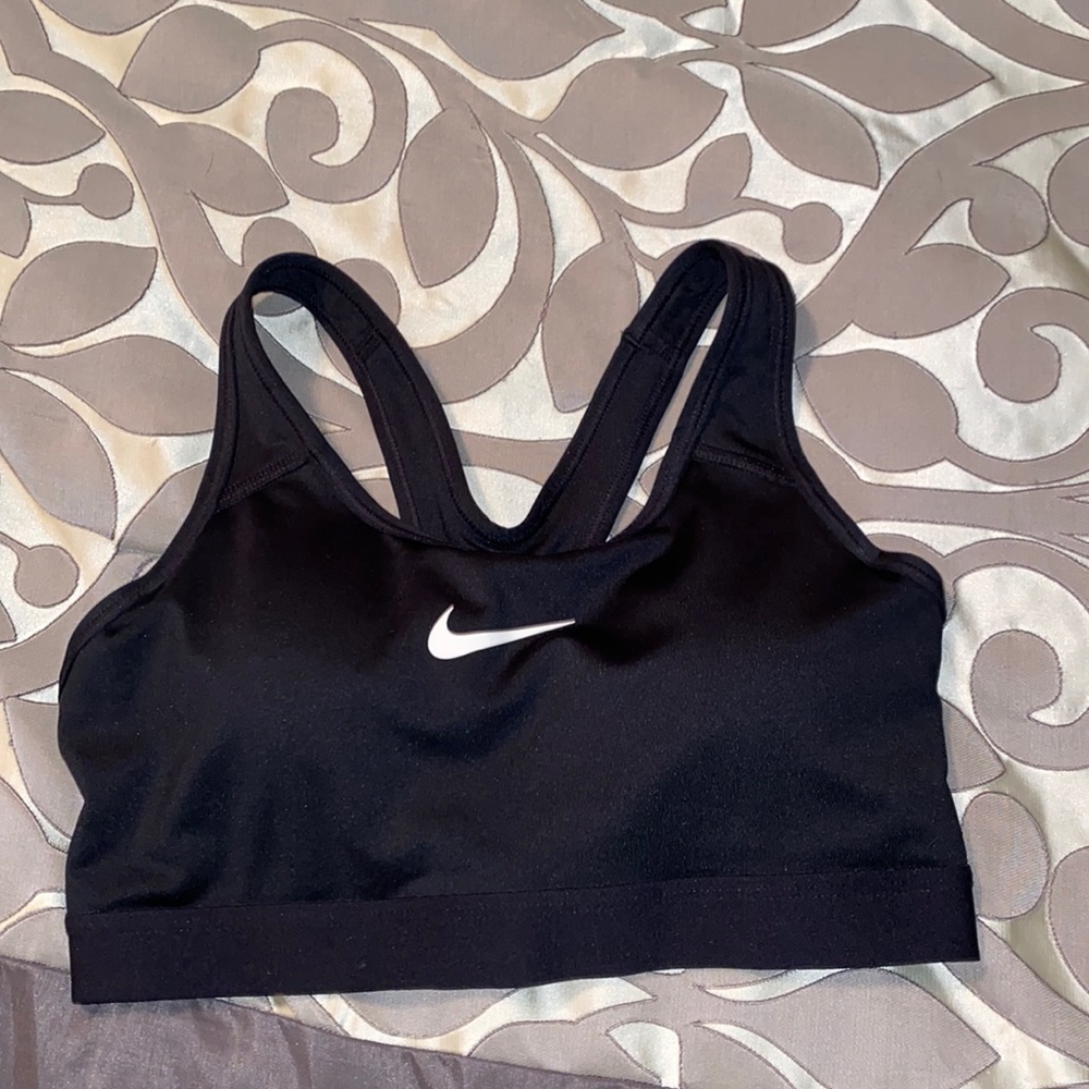 Nike brand sports bra size small